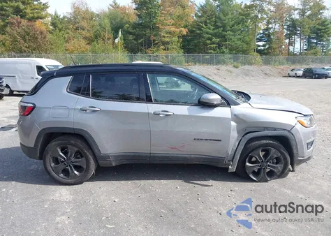 2019 Jeep Compass Altitude 4X4 z USA, uszkodzony, nr VIN 3C4NJDBB5KT593059